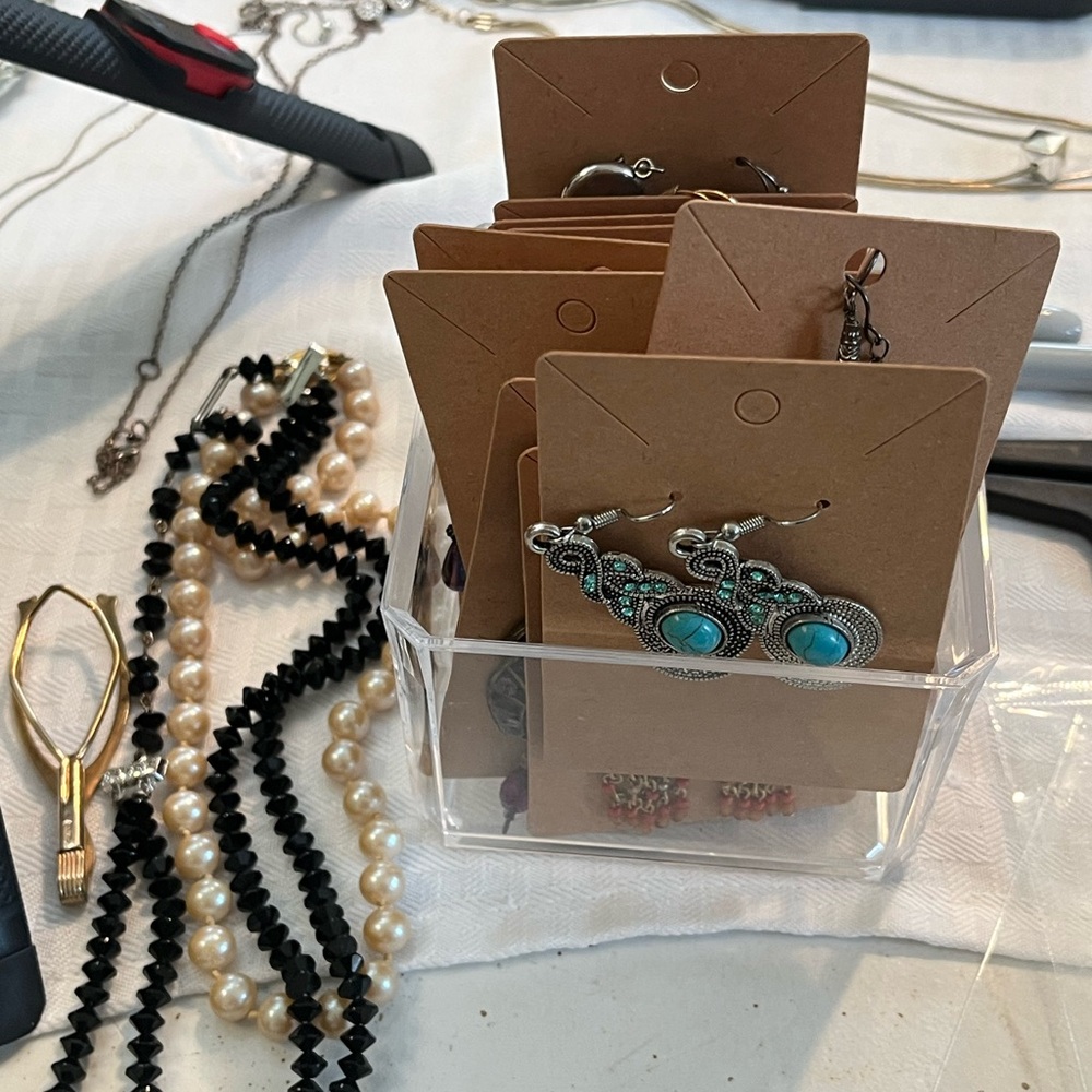 LIVE JEWELRY SHOW!! 8:30pm EST LIKE AND SHARE TO BE NOTIFIED💗♥️💗 - Picture 7 of 14